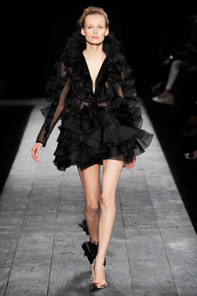 Look 15